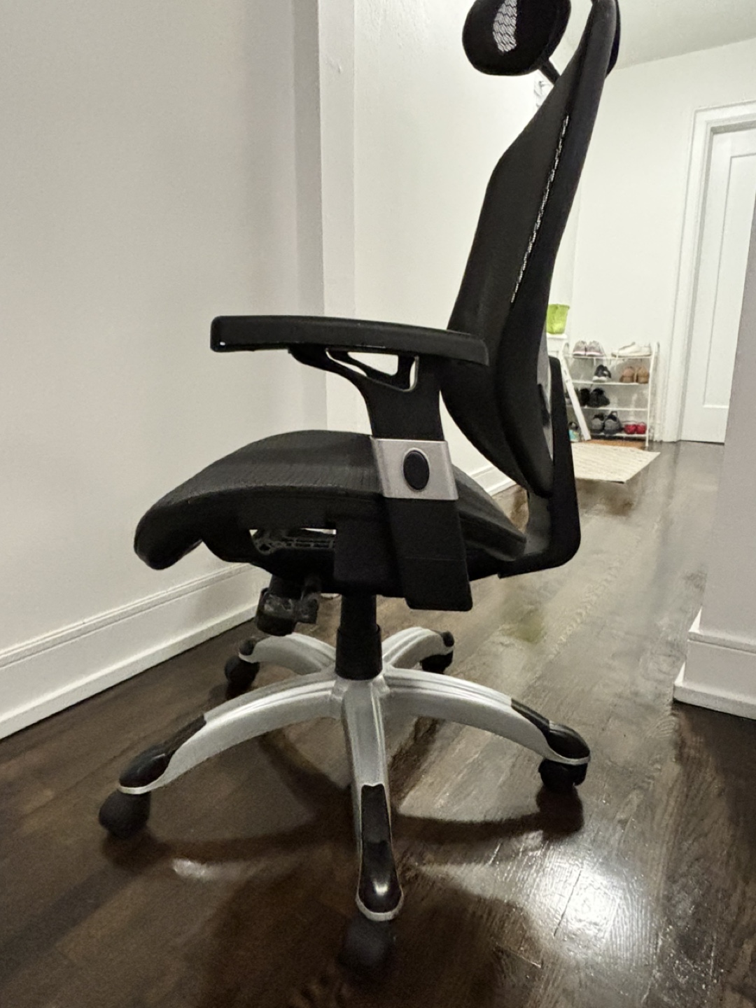 Ergonomic Office Chair with Headrest - photo 2