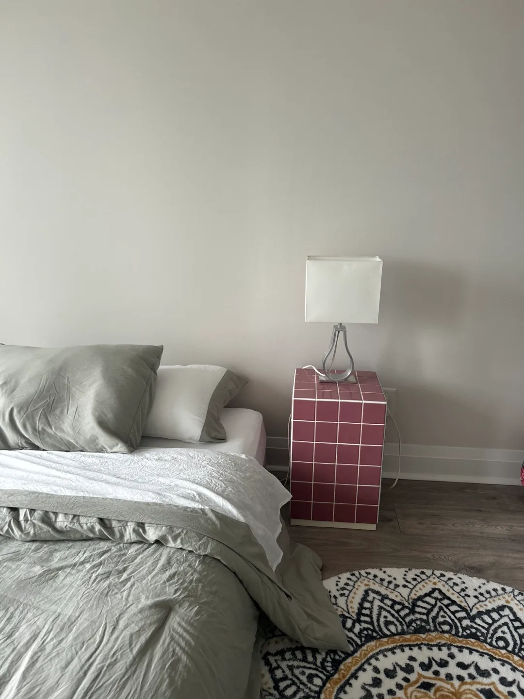 Tiled Side Table image indicator(2)