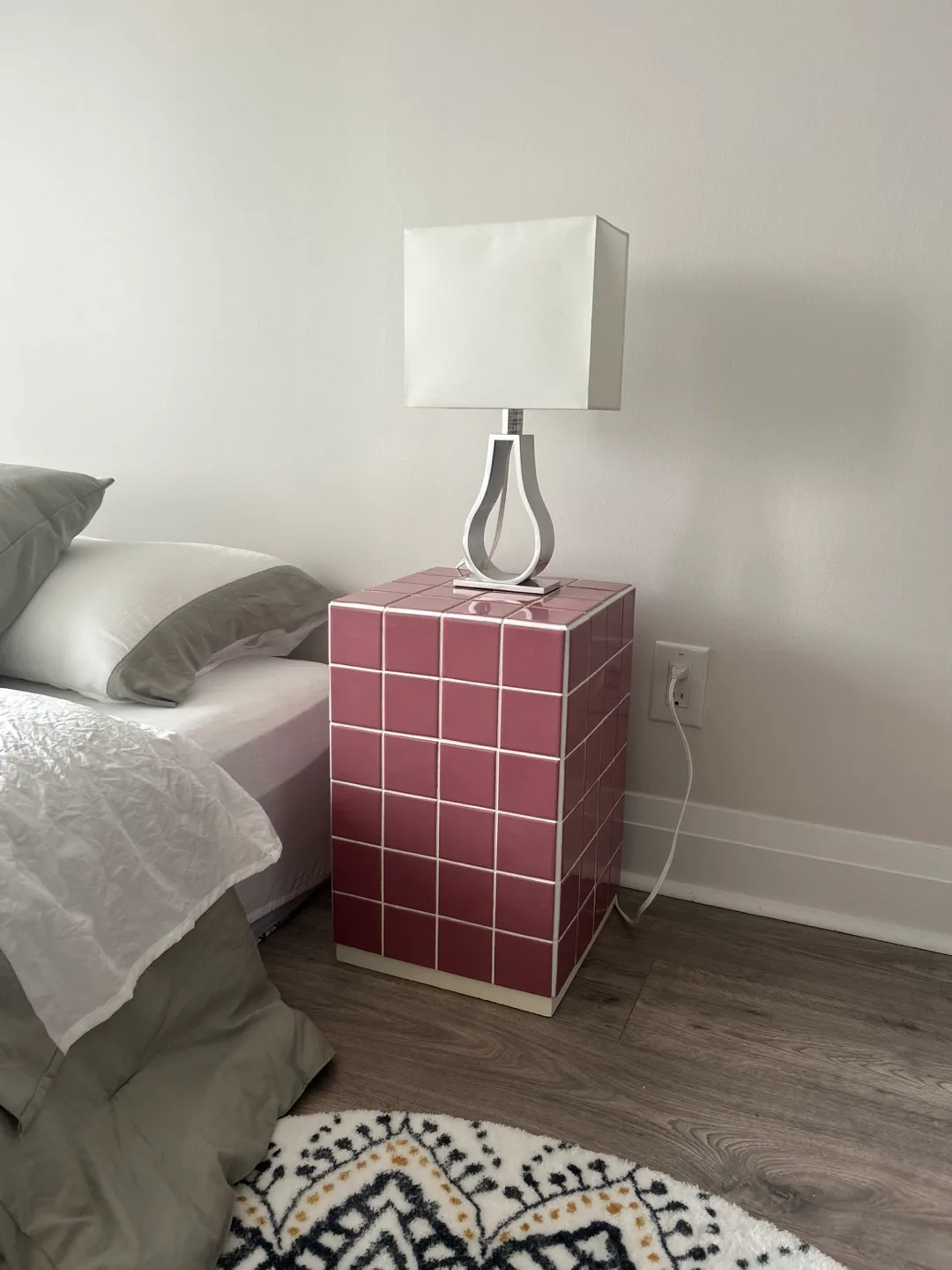 Tiled Side Table image indicator(3)