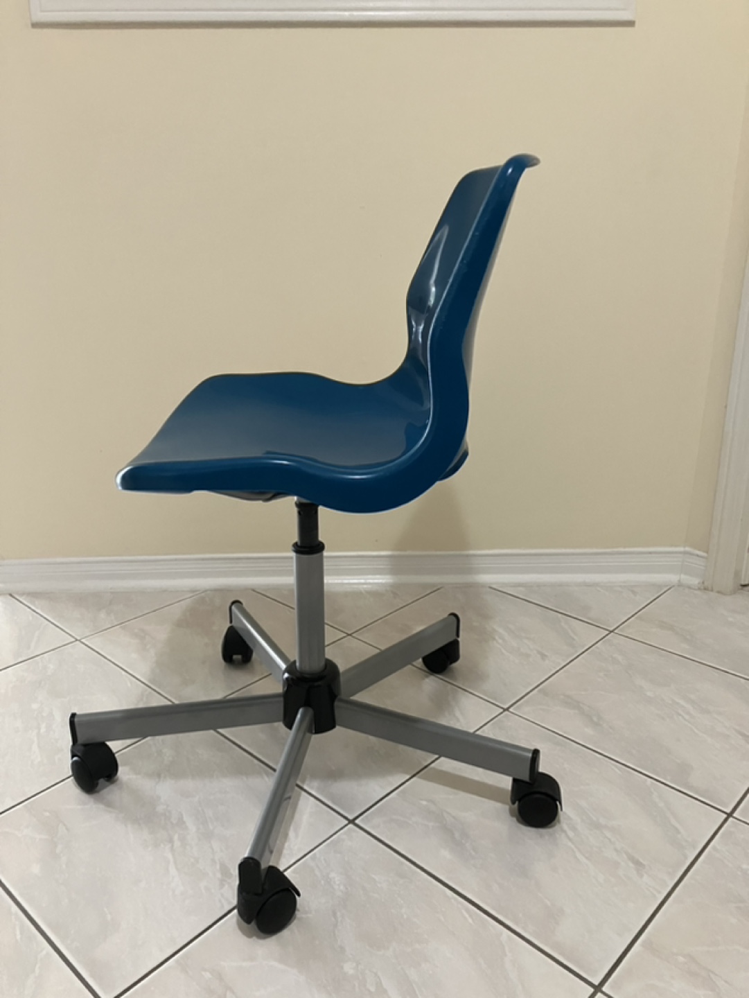 IKEA SNILLE Blue Swivel Office Chair - photo 2
