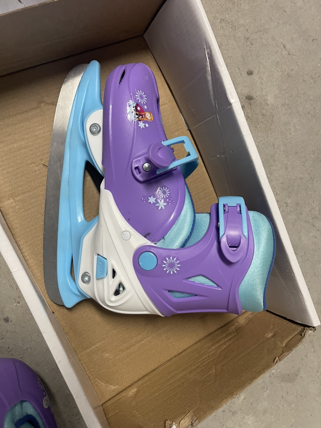 Frozen Adjustable Ice Skates - photo 2