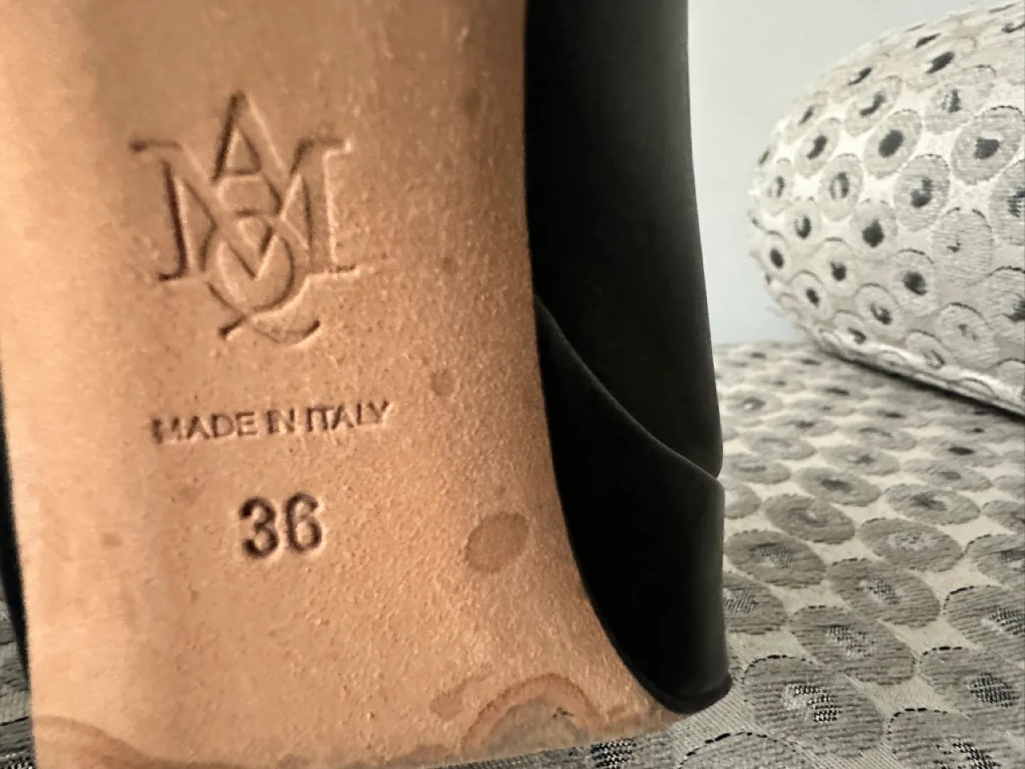 Alexander McQueen Black Leather Pumps image indicator(2)