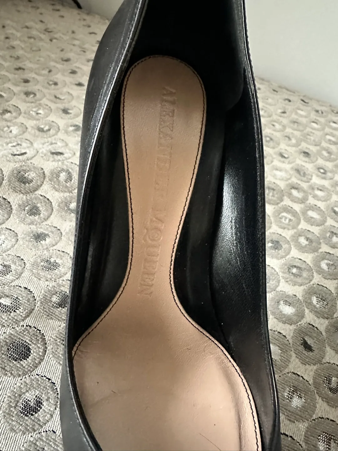 Alexander McQueen Black Leather Pumps image indicator(3)