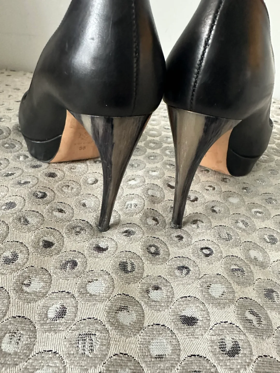 Alexander McQueen Black Leather Pumps image indicator(4)