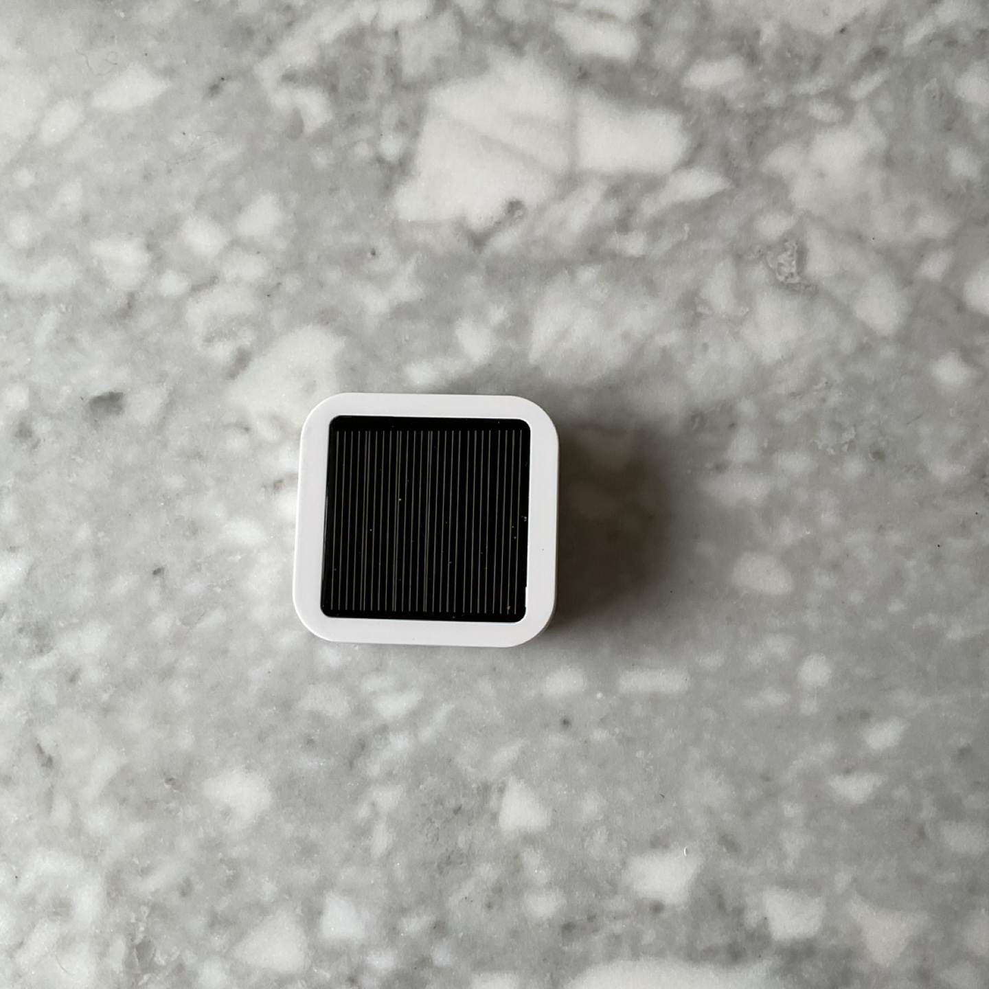 Bloomberg Wireless Earbuds - photo 3