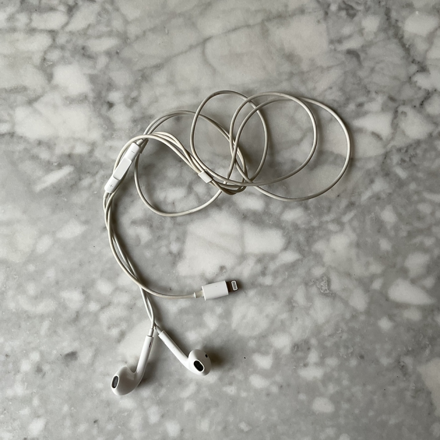 Wired Earbuds with microphone