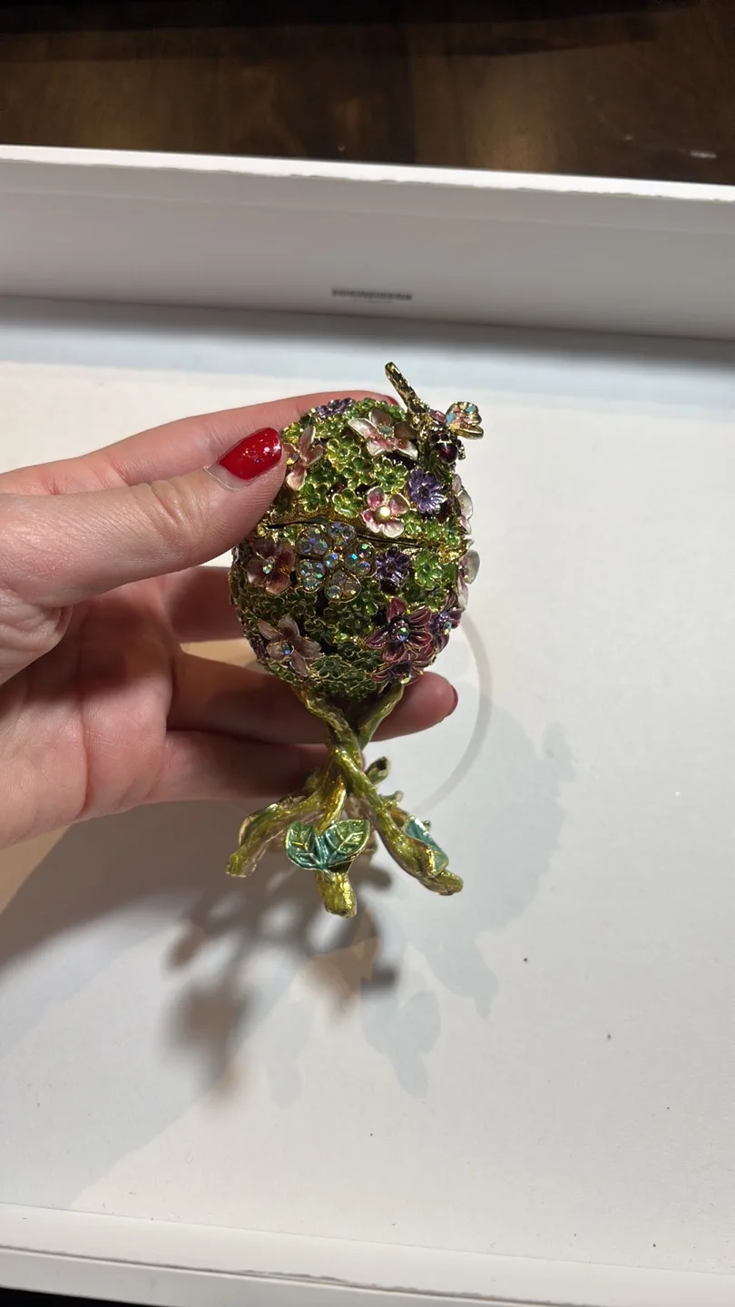 Ornate Trinket Box - Green Floral Design with Butterfly image indicator(3)