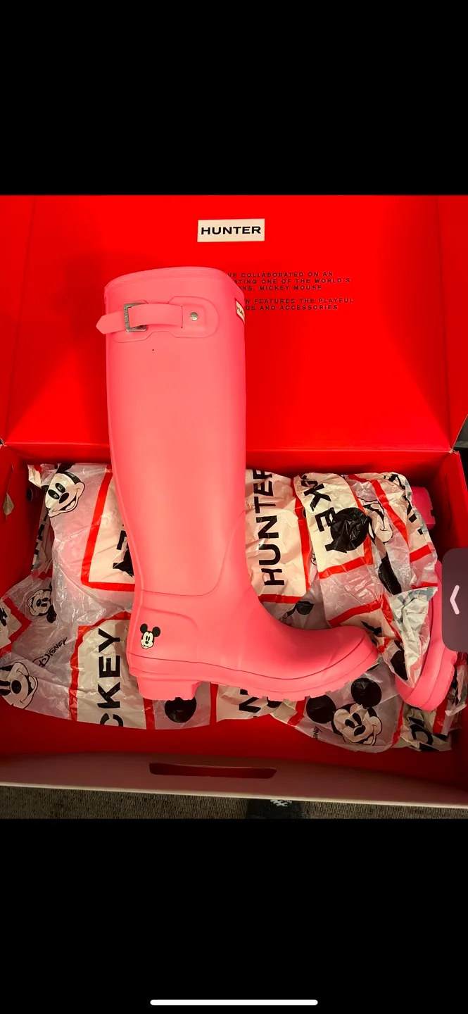 Hunter X Mickey Mouse Pink Rain Boots image indicator(2)