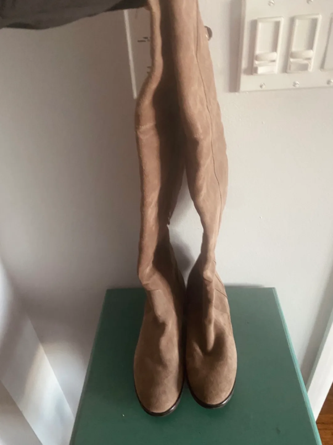 New  genuine 100 % Suede Over the Knee Boots sz 7.5 image indicator(2)