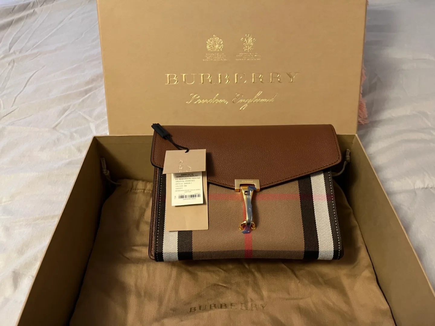 Burberry Crossbody Bag image indicator(4)