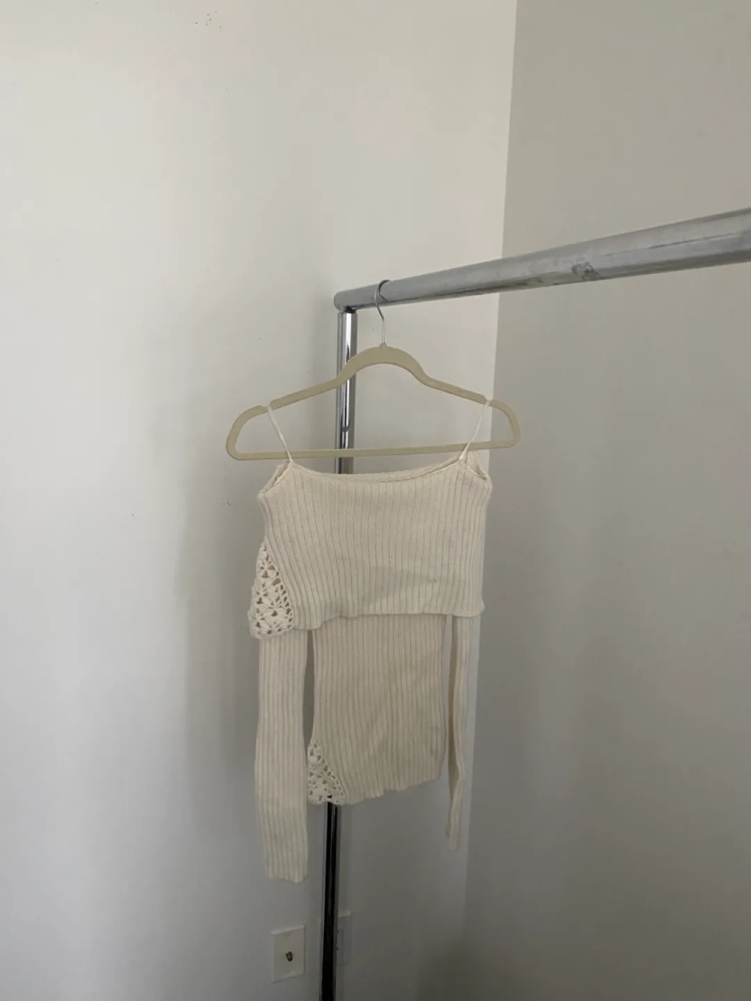 Guess Off the Shoulder Sweater thumbnail