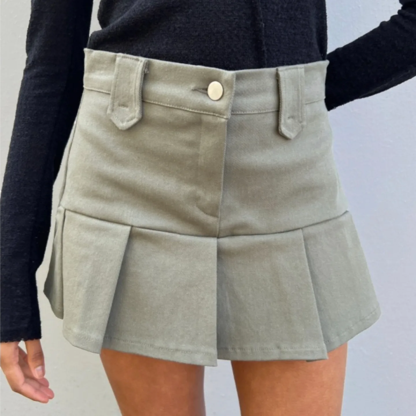 NEW Oak + Fort Olive Green Pleated Skirt image indicator(6)