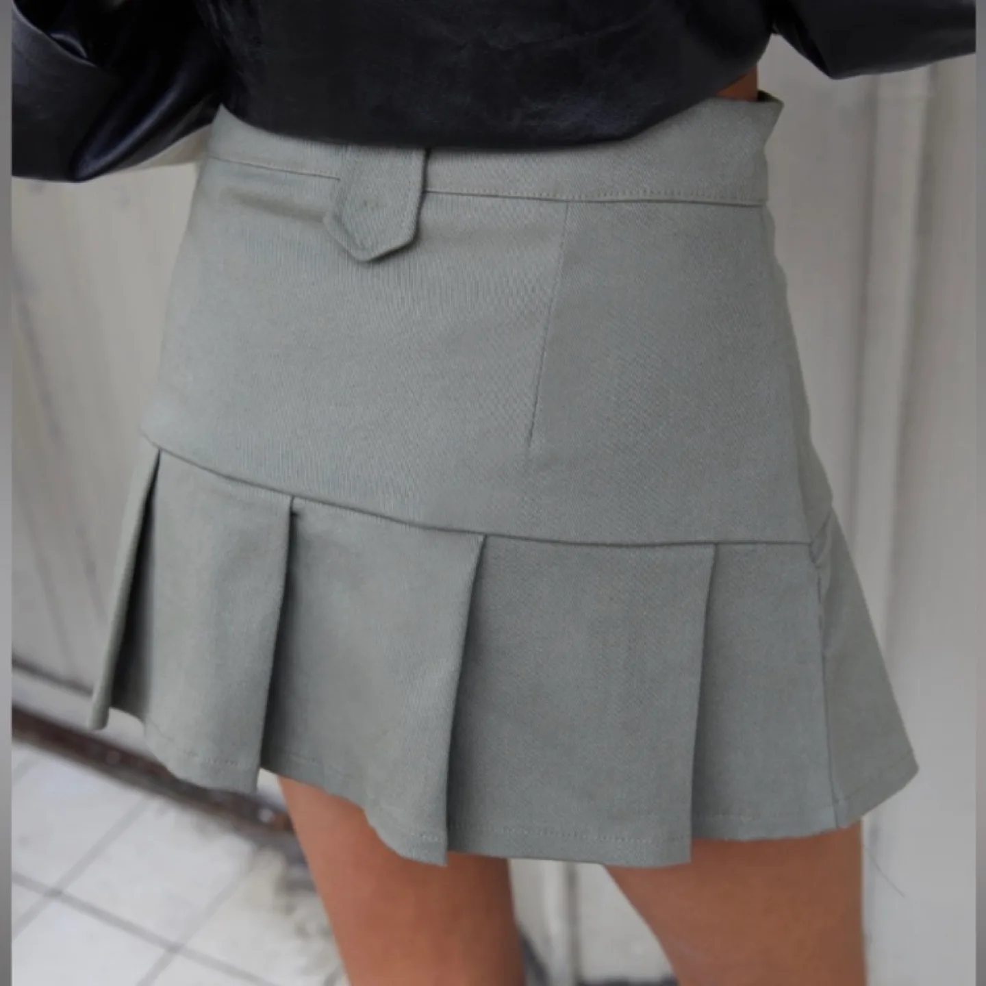 NEW Oak + Fort Olive Green Pleated Skirt image indicator(8)