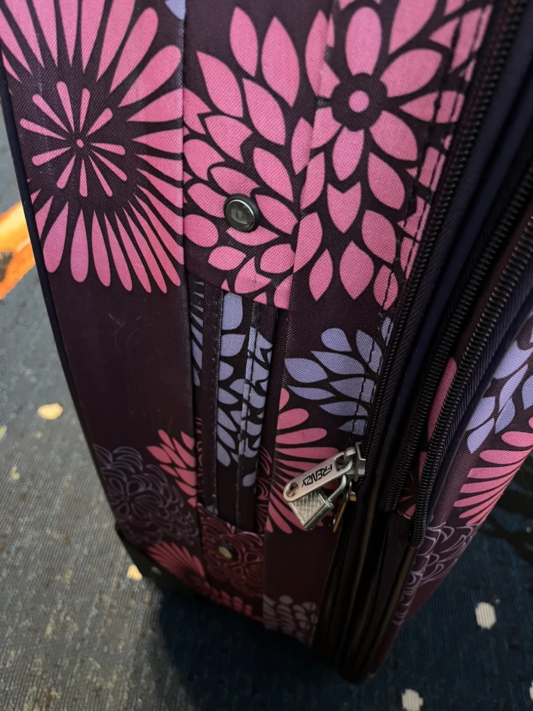 Frenzy Rolling Suitcase image indicator(3)