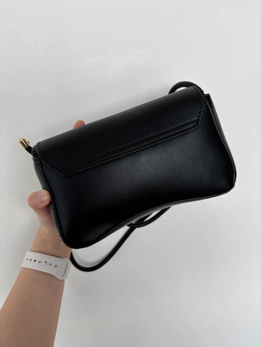 Brand new Black Faux Leather Bag with Knotted Strap image indicator(5)