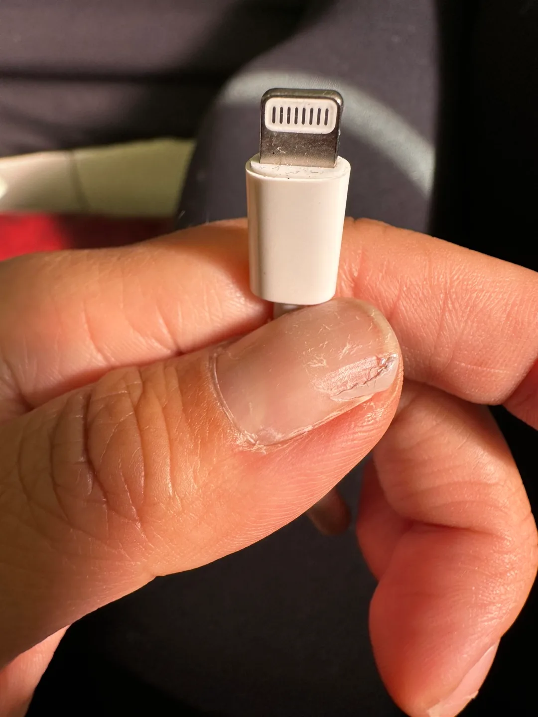 Apple Lightning to 3.5mm Headphone Jack Adapter image indicator(3)