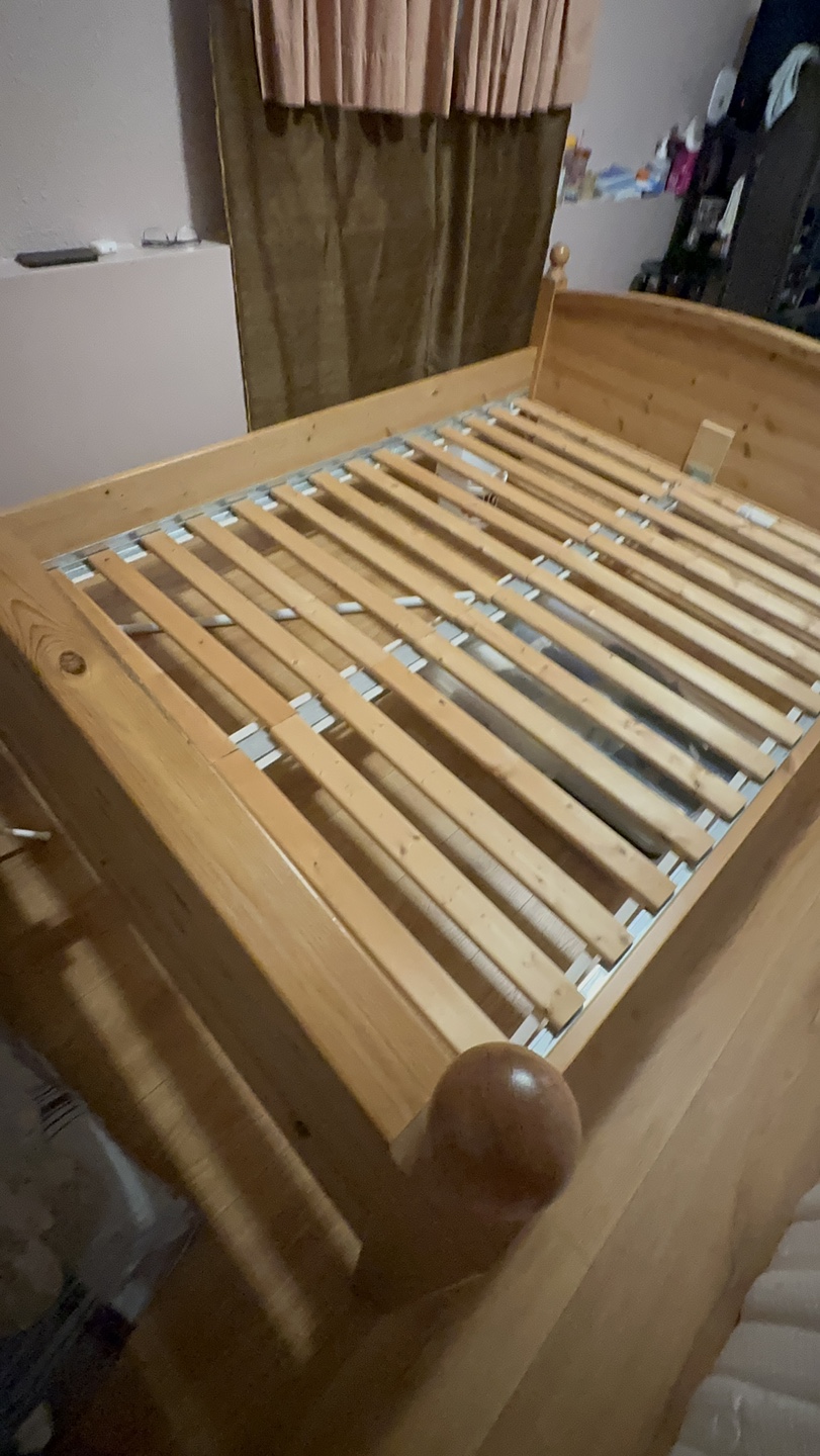 Queen Size Wooden Bed Frame - photo 2