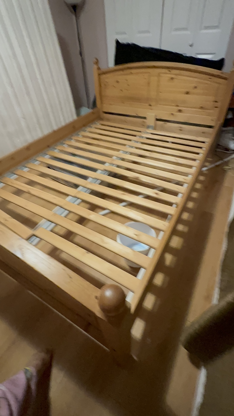 Queen Size Wooden Bed Frame - photo 3
