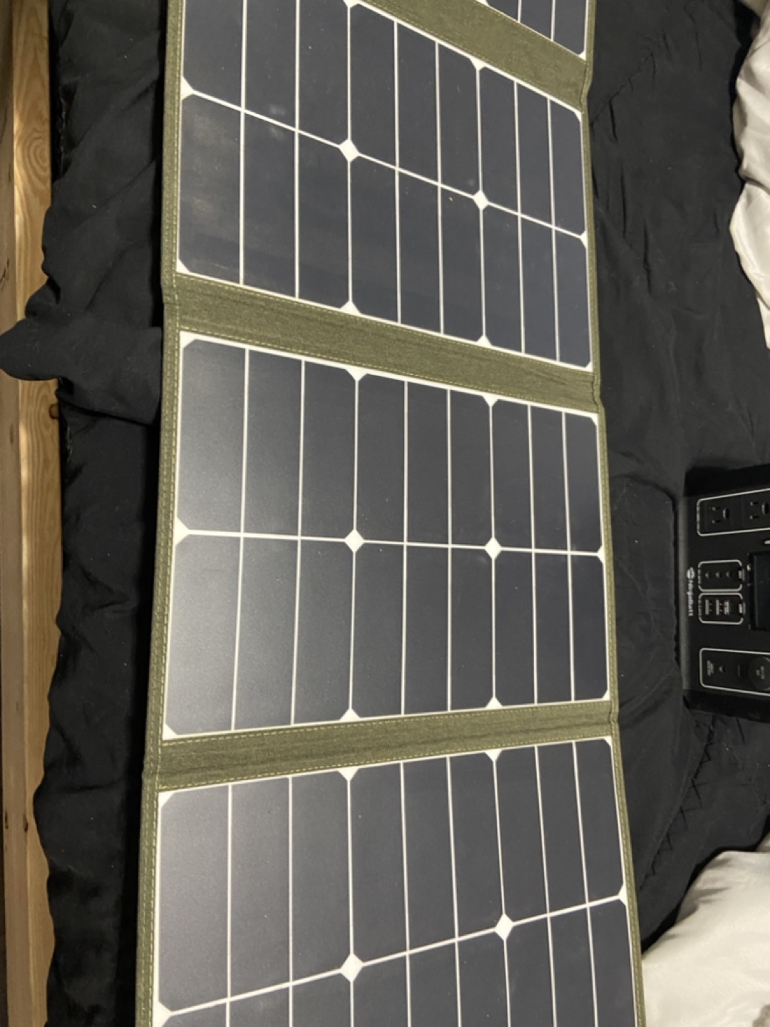 Power station with  folding solar briefcase - photo 3