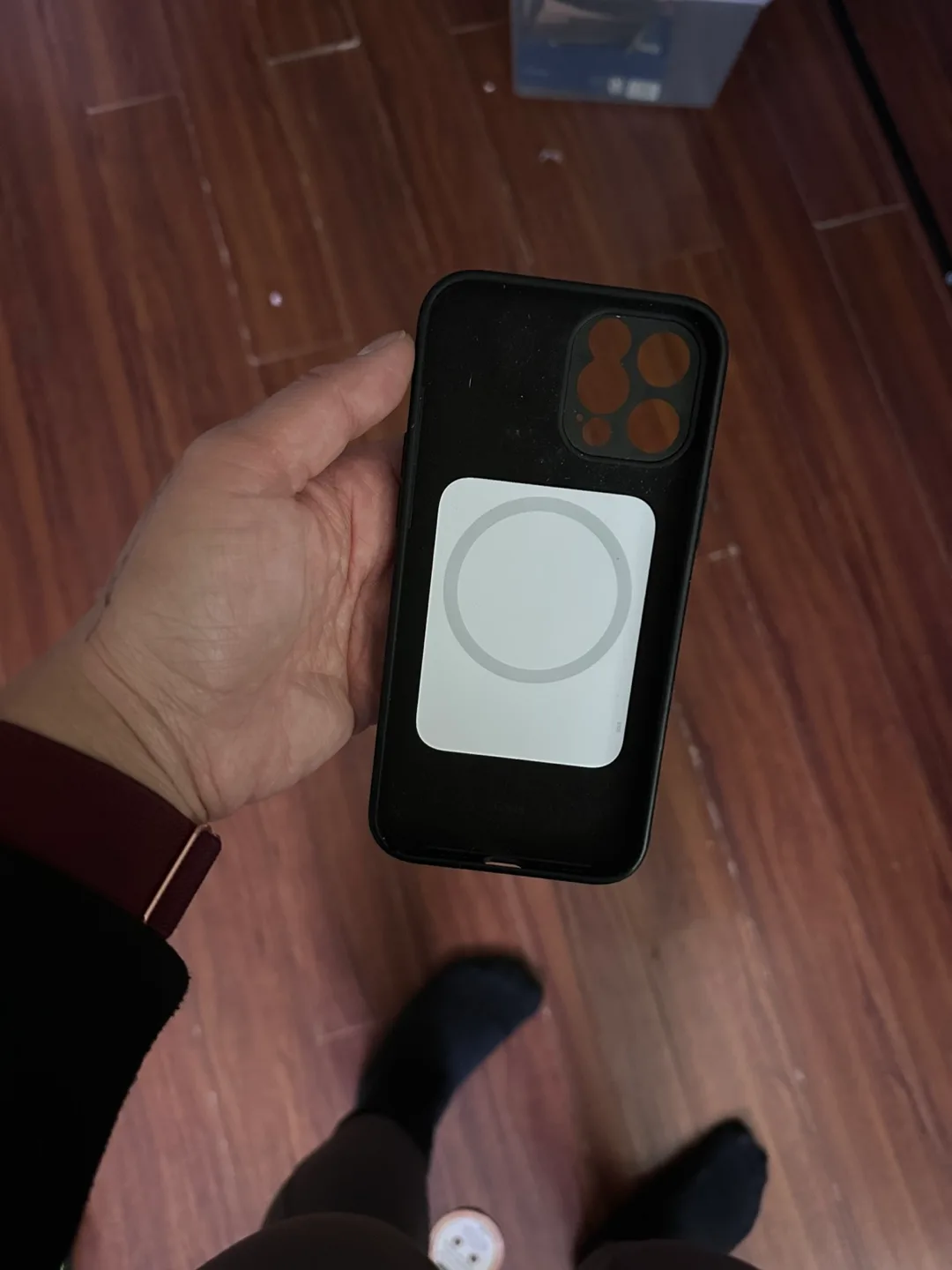 Black iPhone 13/14 Pro Max Case with MagSafe image indicator(2)