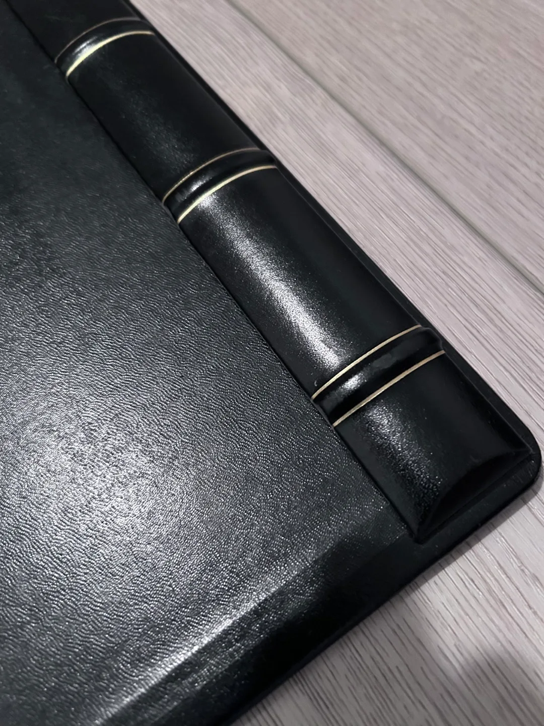 All leather desk protector/book ends/pen holder image indicator(4)