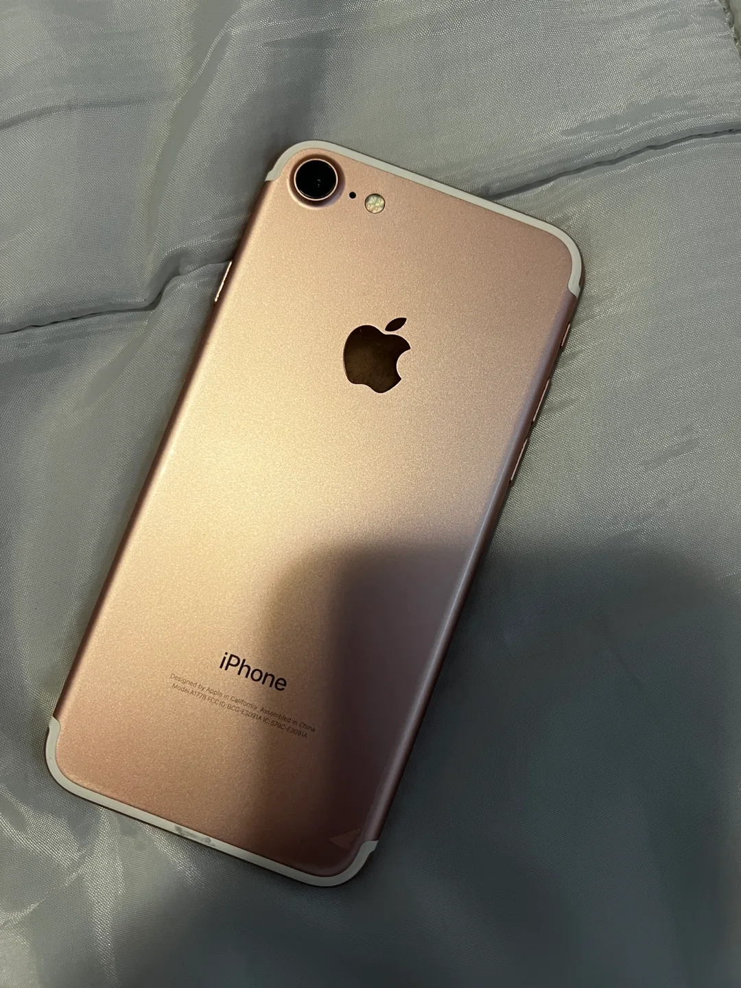 iPhone 7 32GB Rose Gold image indicator(2)