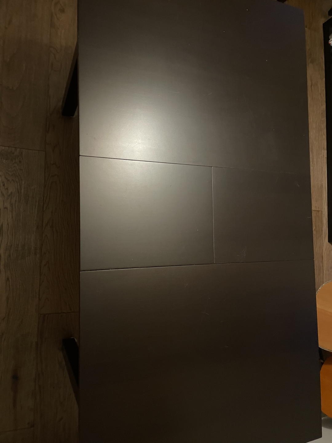 Extendable wood Dining Table