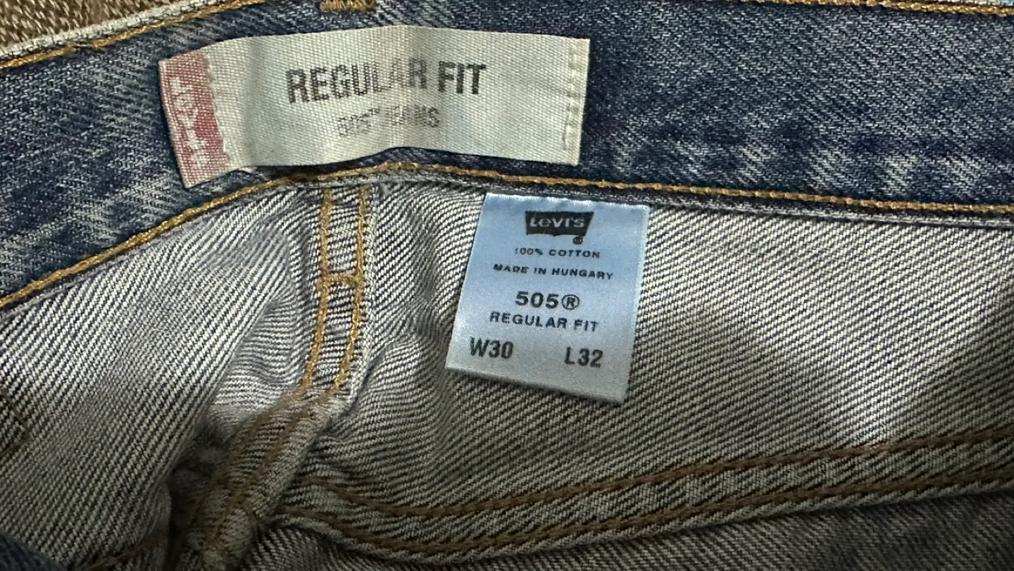 Levi's 505 Regular Fit Jeans (size 30x32) image indicator(5)