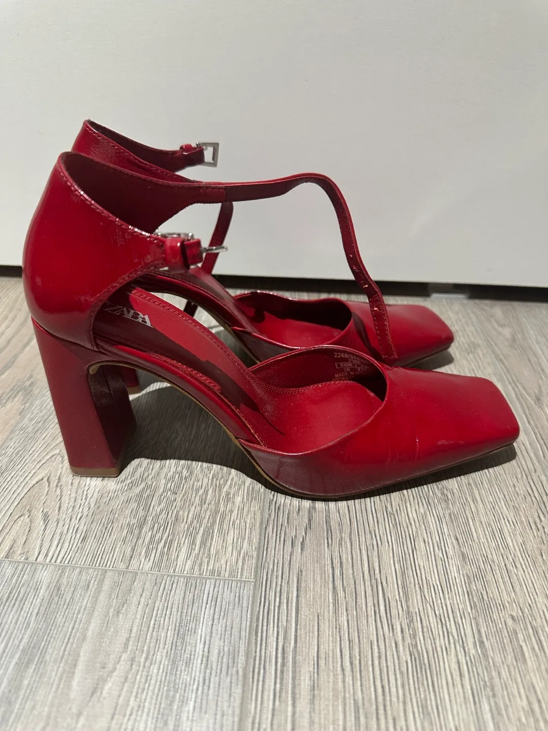 Red Patent Leather Heels image indicator(2)