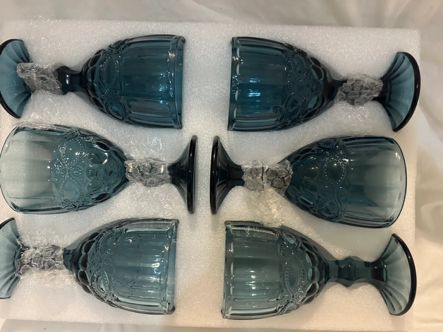 Set of 6 Blue Wine Glasses image indicator(4)