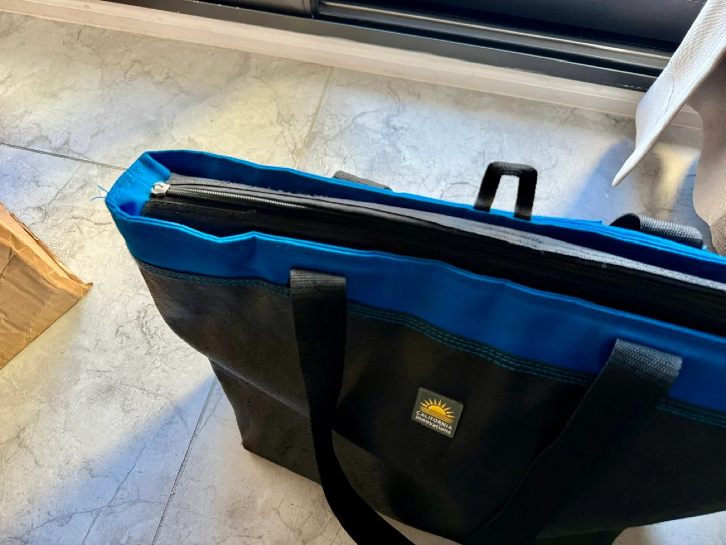 California Innovations Insulated Tote Bag image indicator(5)