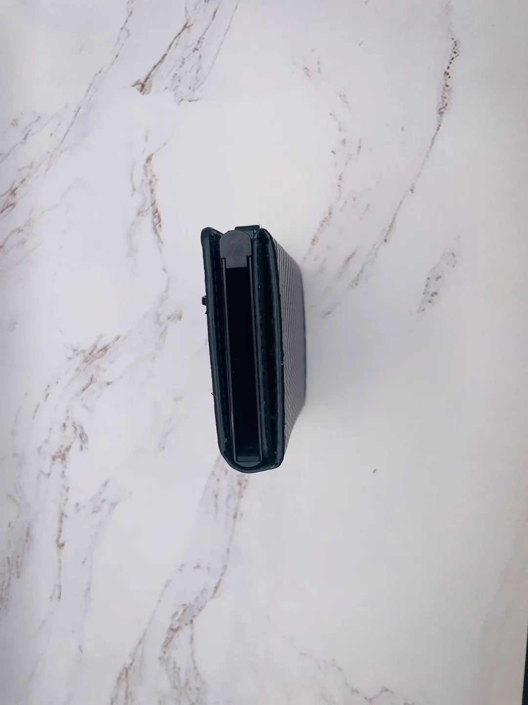 Black Carbon Fibre Slim Wallet image indicator(4)