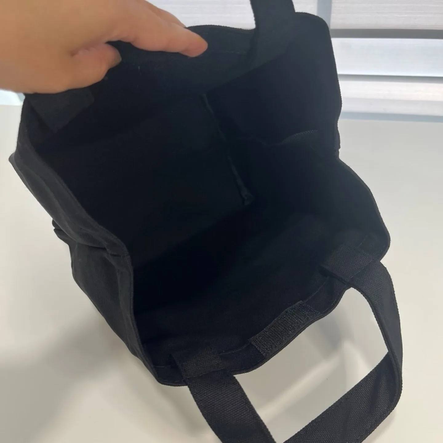 New] Prada Beauty L’Homme L’Eau Small Tote Bag - Black image indicator(4)