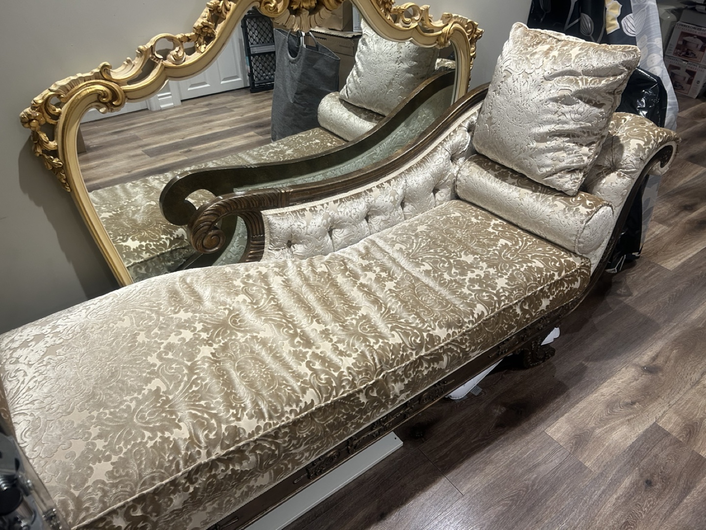 Elegant Chaise Lounge - photo 2