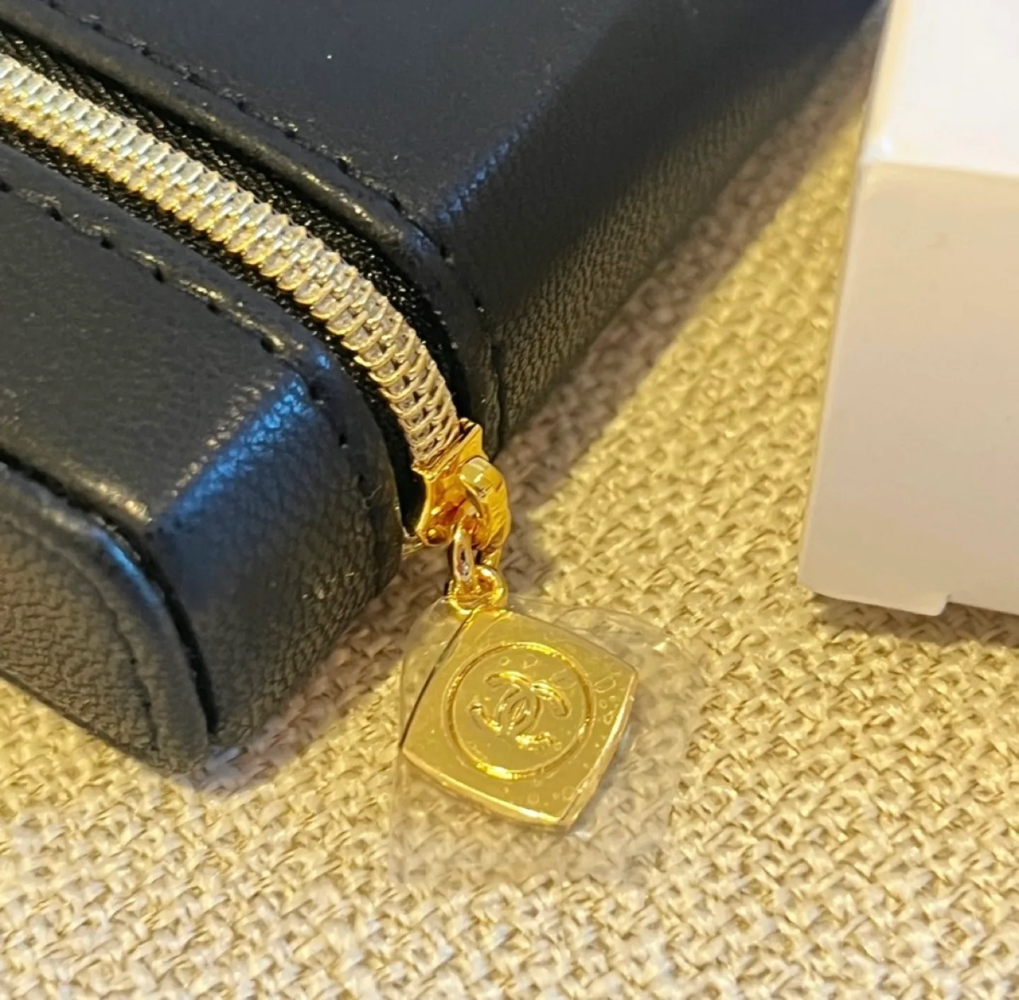 Chanel Leather Lipstick Bag Cosmetic Bag image indicator(6)