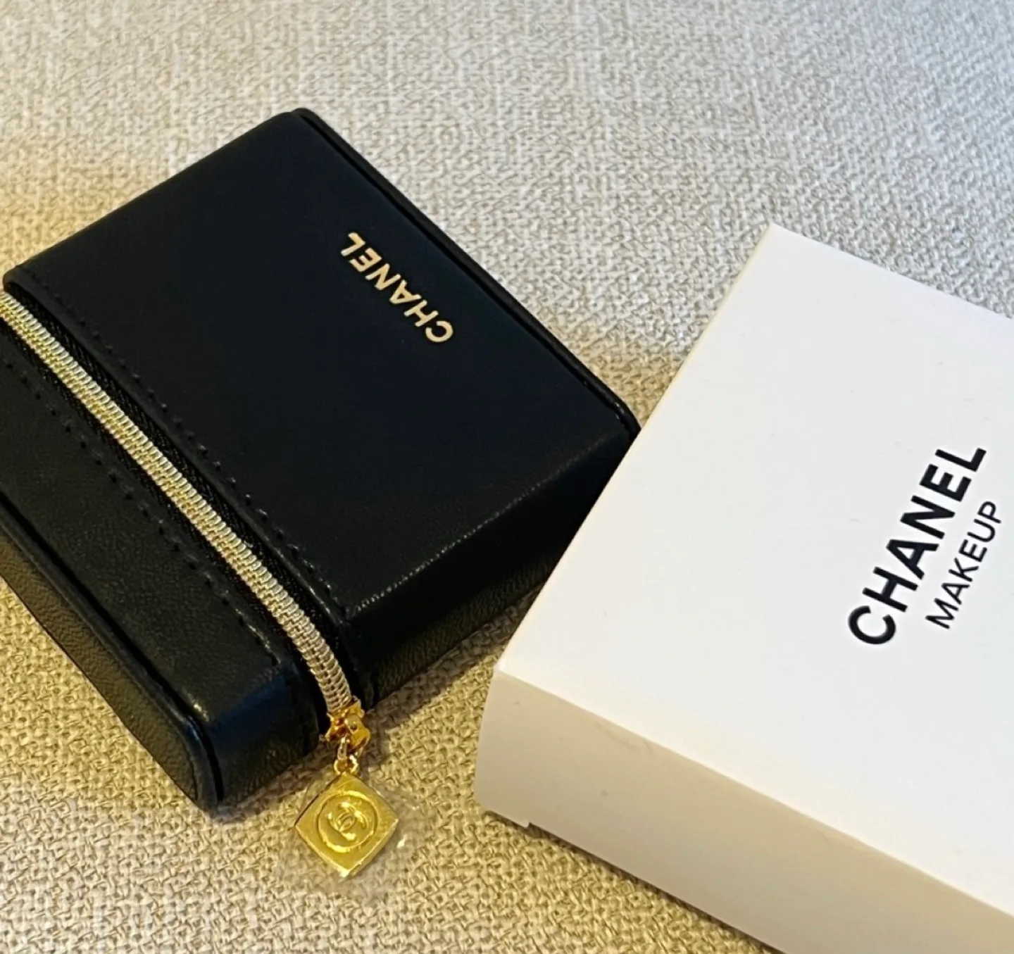 Chanel Leather Lipstick Bag Cosmetic Bag image indicator(3)