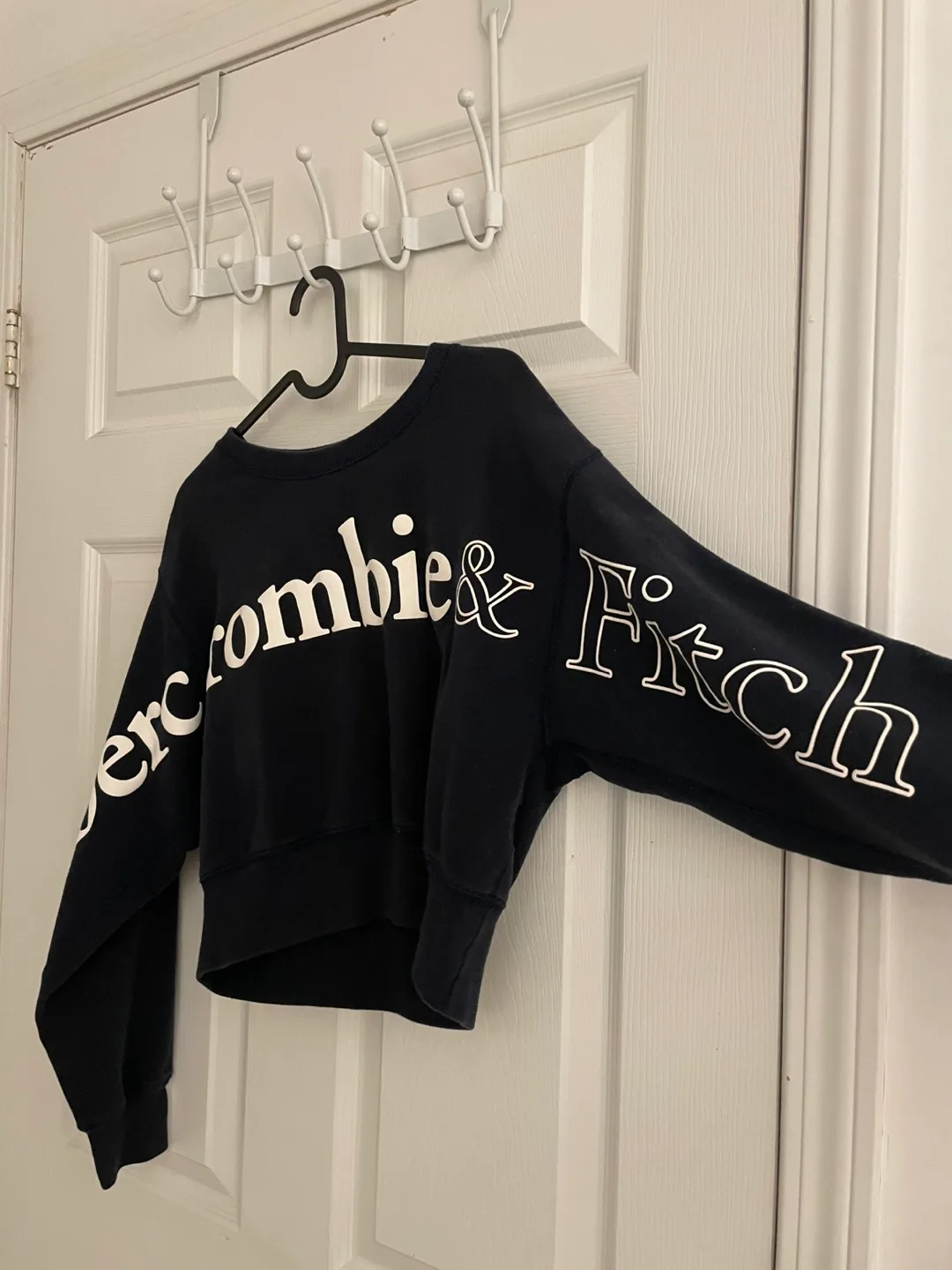 Abercrombie & Fitch Black Sweatshirt image indicator(3)