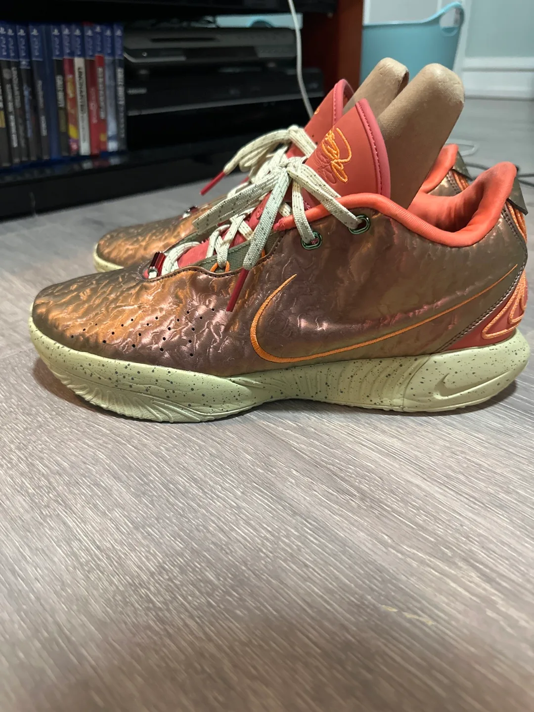 Nike LeBron 21 Queen Conch Size 10 image indicator(3)