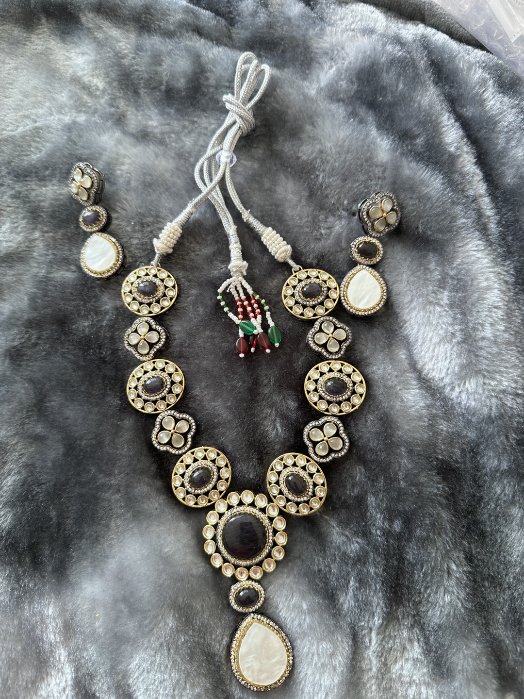 Gorgeous Statement Necklace & Earrings Set - photo 3
