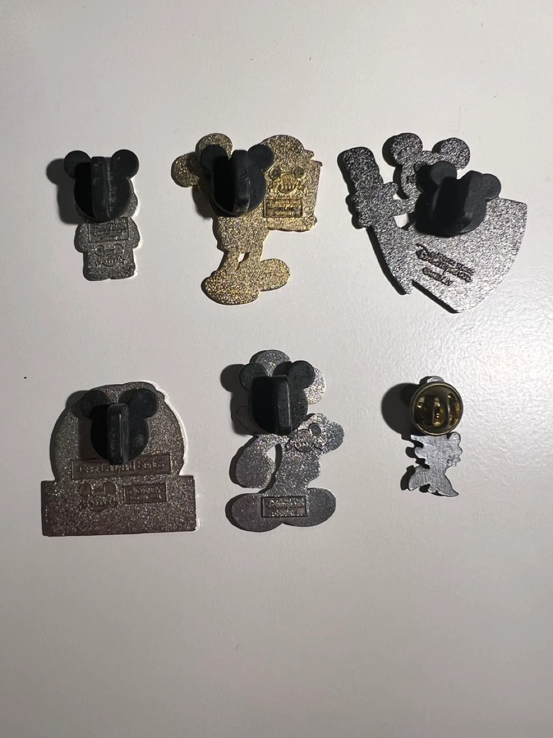 Disney Enamel Pins image indicator(3)