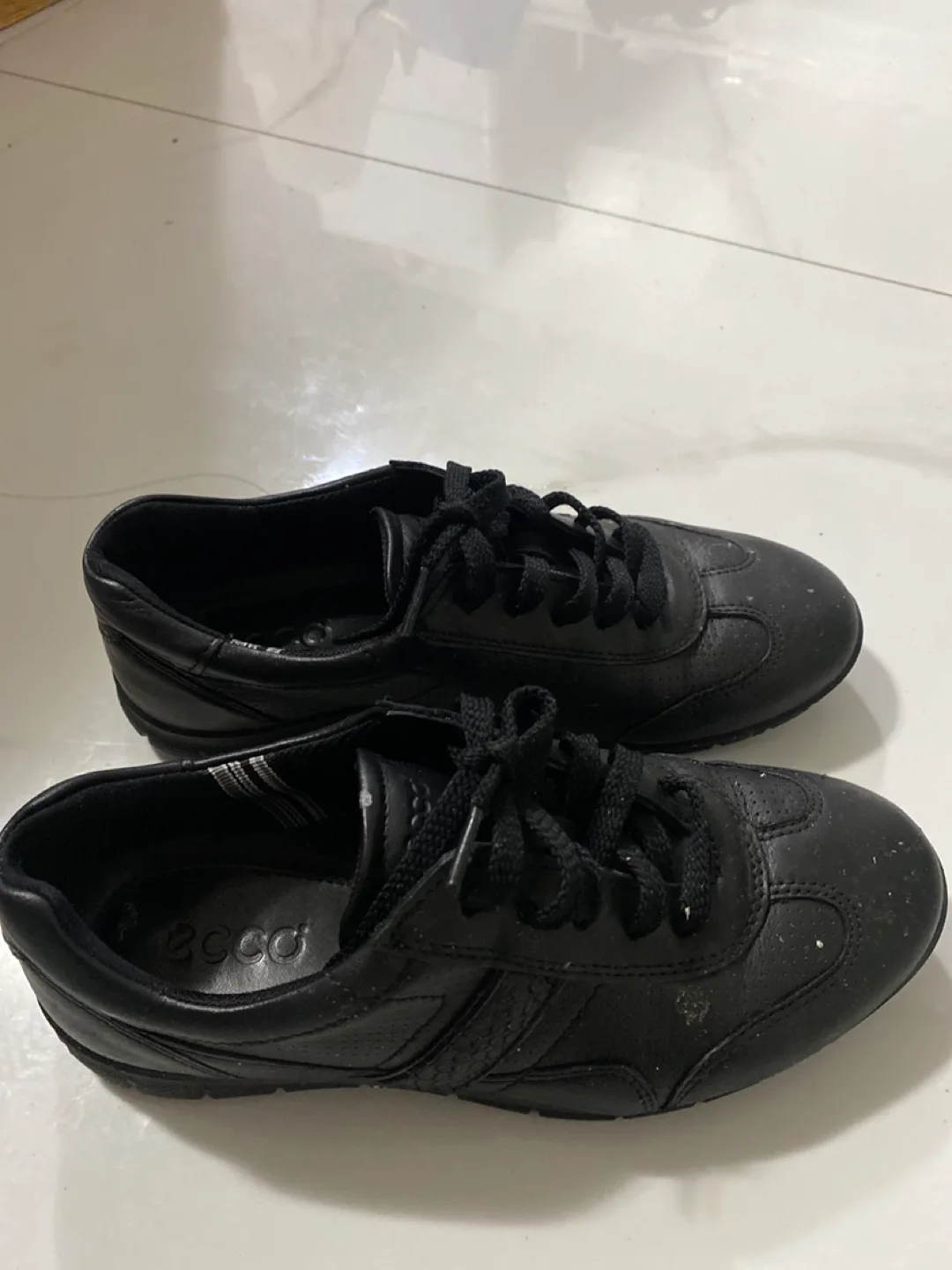 Ecco Black Leather Sneakers thumbnail