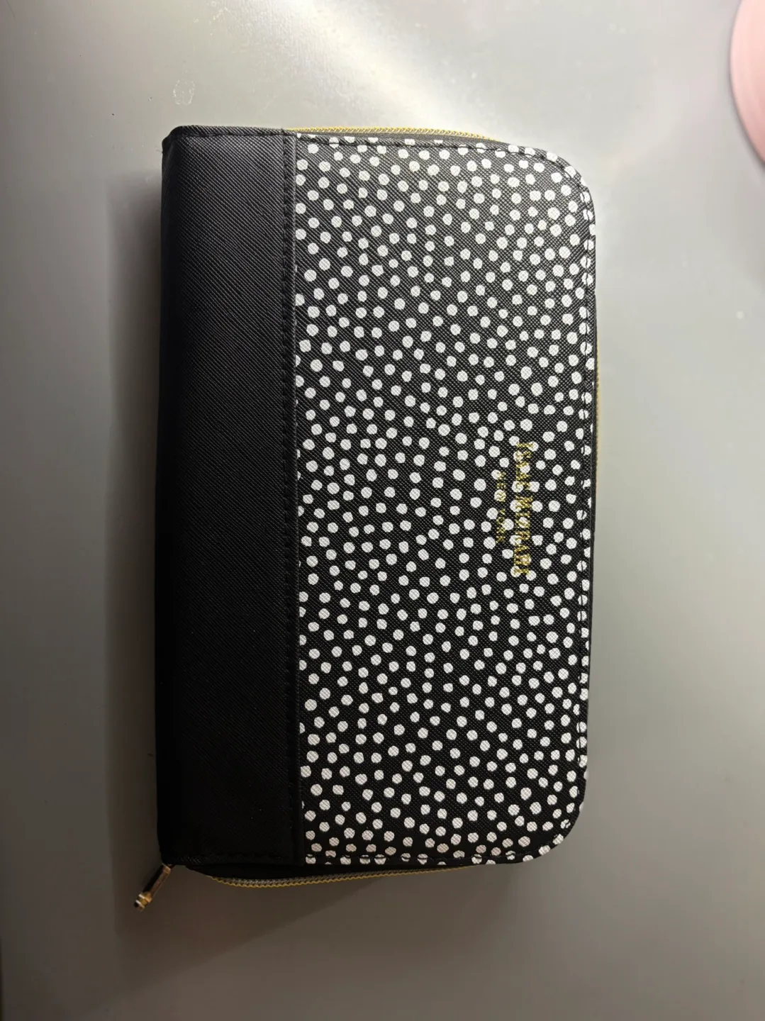 Isaac mizrahi Cosmetic Bag With 4 Piece Makeup Brushes image indicator(5)