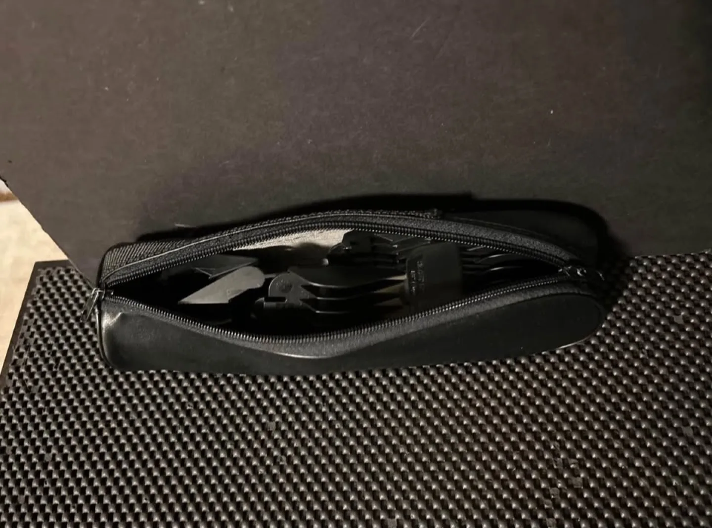 Wahl Clipper Set - 2000 Taper & AC Trimmer image indicator(5)