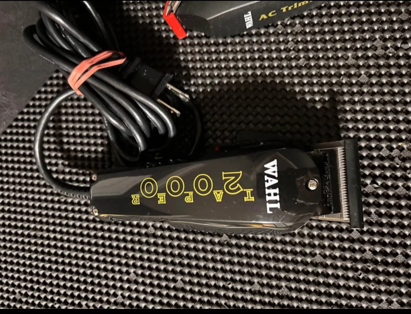 Wahl Clipper Set - 2000 Taper & AC Trimmer image indicator(2)