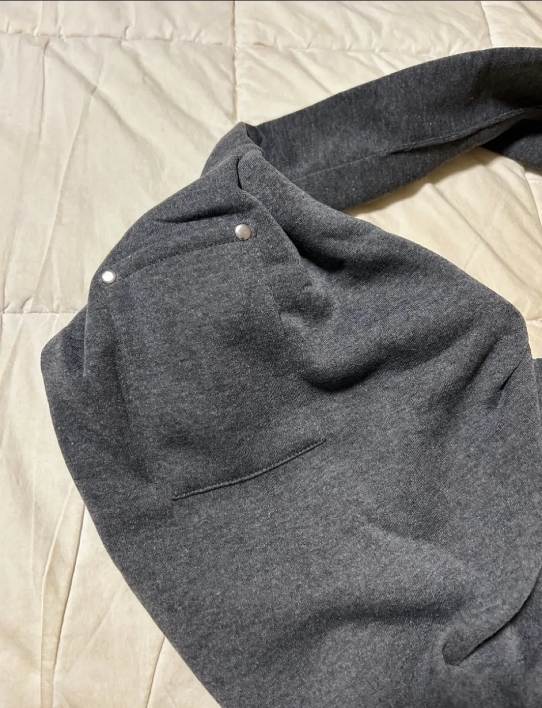 Grey Pet Carrier Sling Bag image indicator(6)