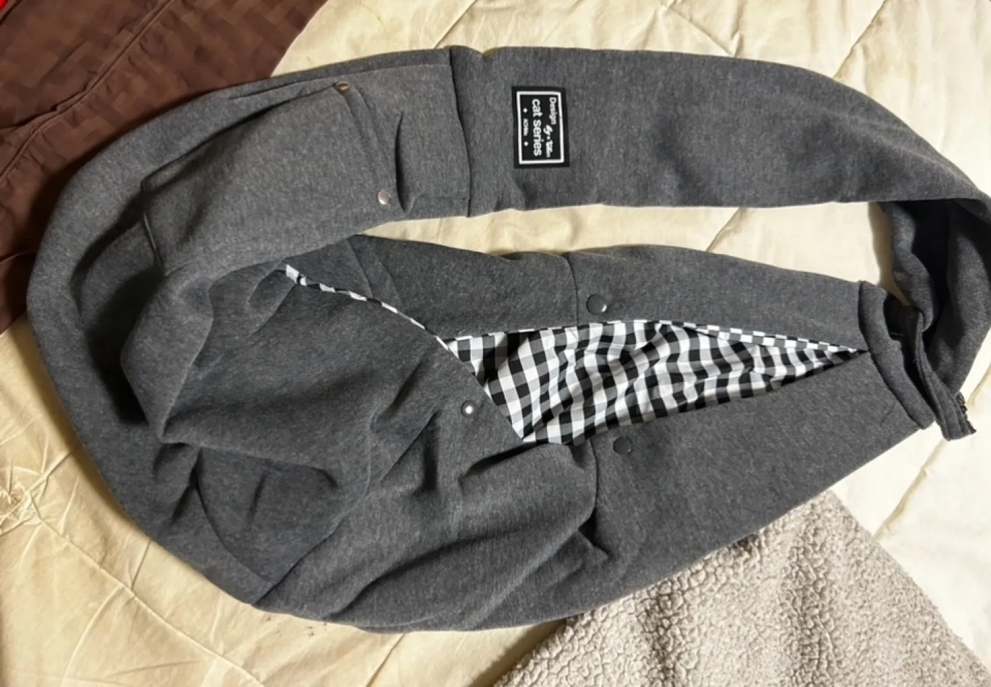 Grey Pet Carrier Sling Bag image indicator(8)