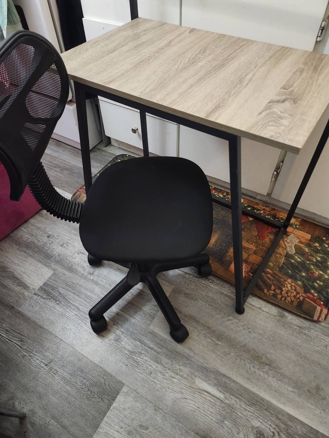 Small Desk and Chair Set - photo 4