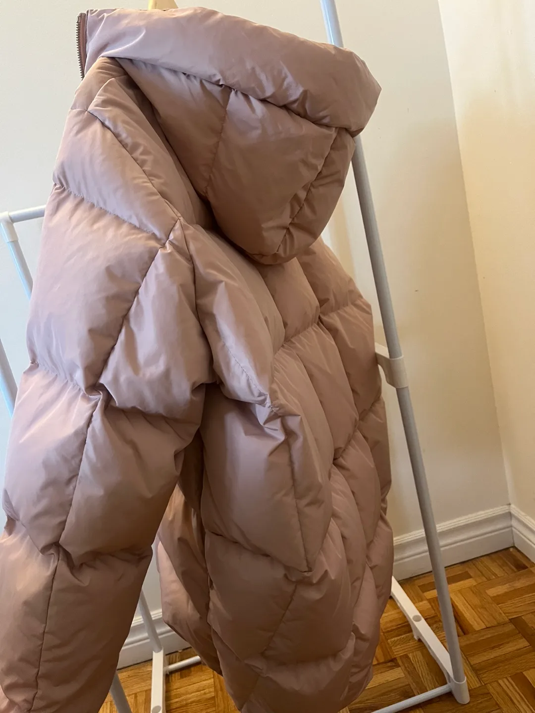 Pink Puffer Jacket image indicator(3)