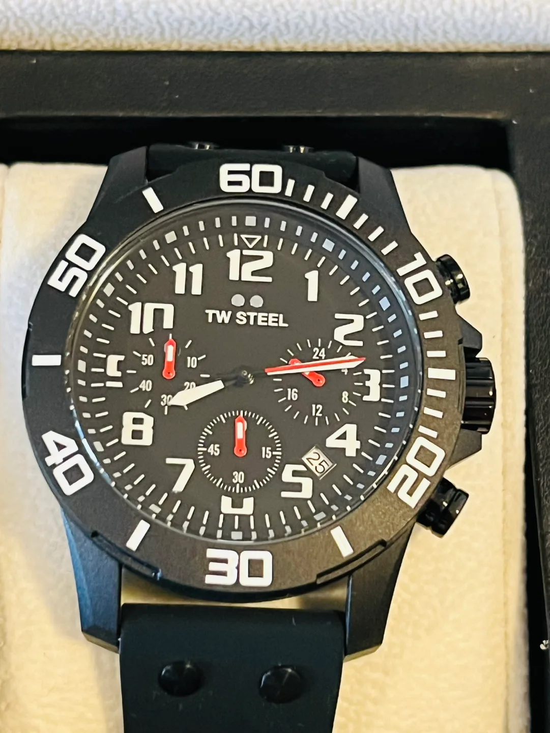 TW Steel Carbon CA1 Watch - New in box never worn thumbnail
