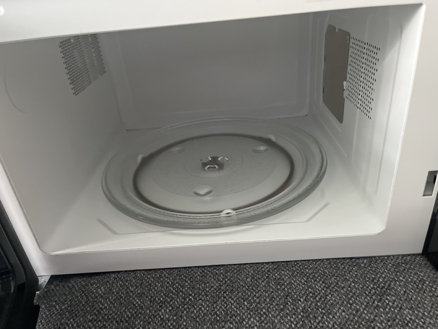 GE Microwave - photo 3